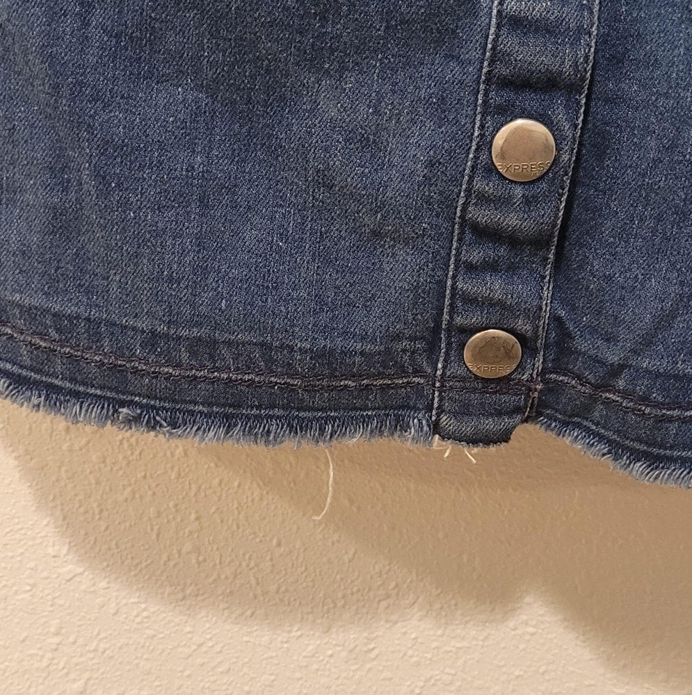 Express Light Blue Denim Apparel - Picture 5 of 7